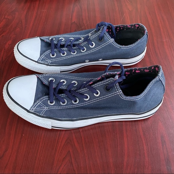 Converse men’s lace up sneakers size 7 - Picture 2 of 6